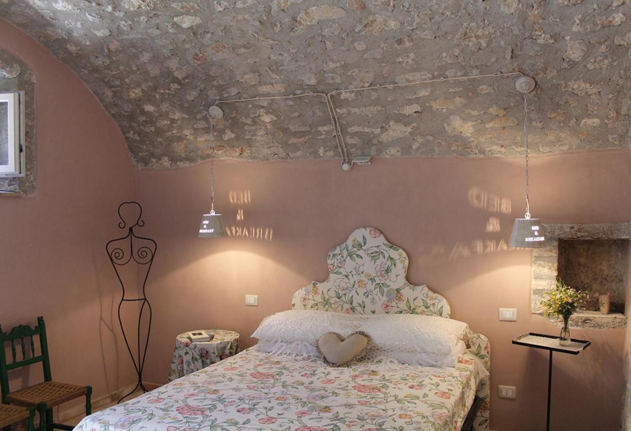 B&B dell'Osteria SantʼAnatolia di Narco Esterno foto