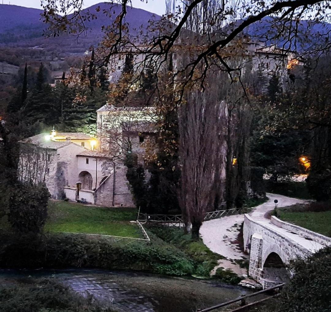 B&B dell'Osteria SantʼAnatolia di Narco Esterno foto
